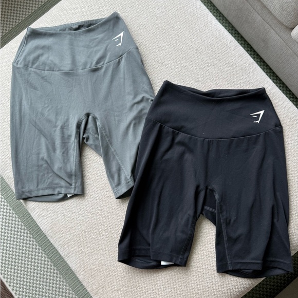Gymshark Pants - Women's Gymshark Cycling Shorts - Black and Gray